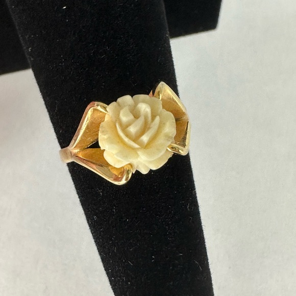 Vintage Carved Rose Ring - Picture 11 of 16